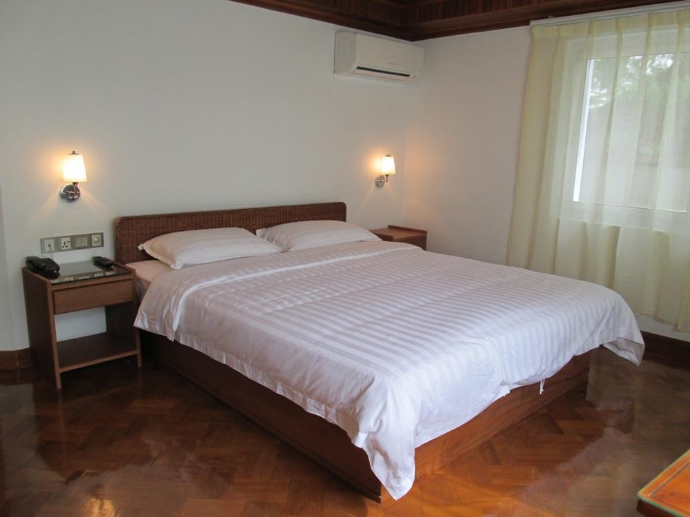 Hotel Wardan Rangoon Buitenkant foto