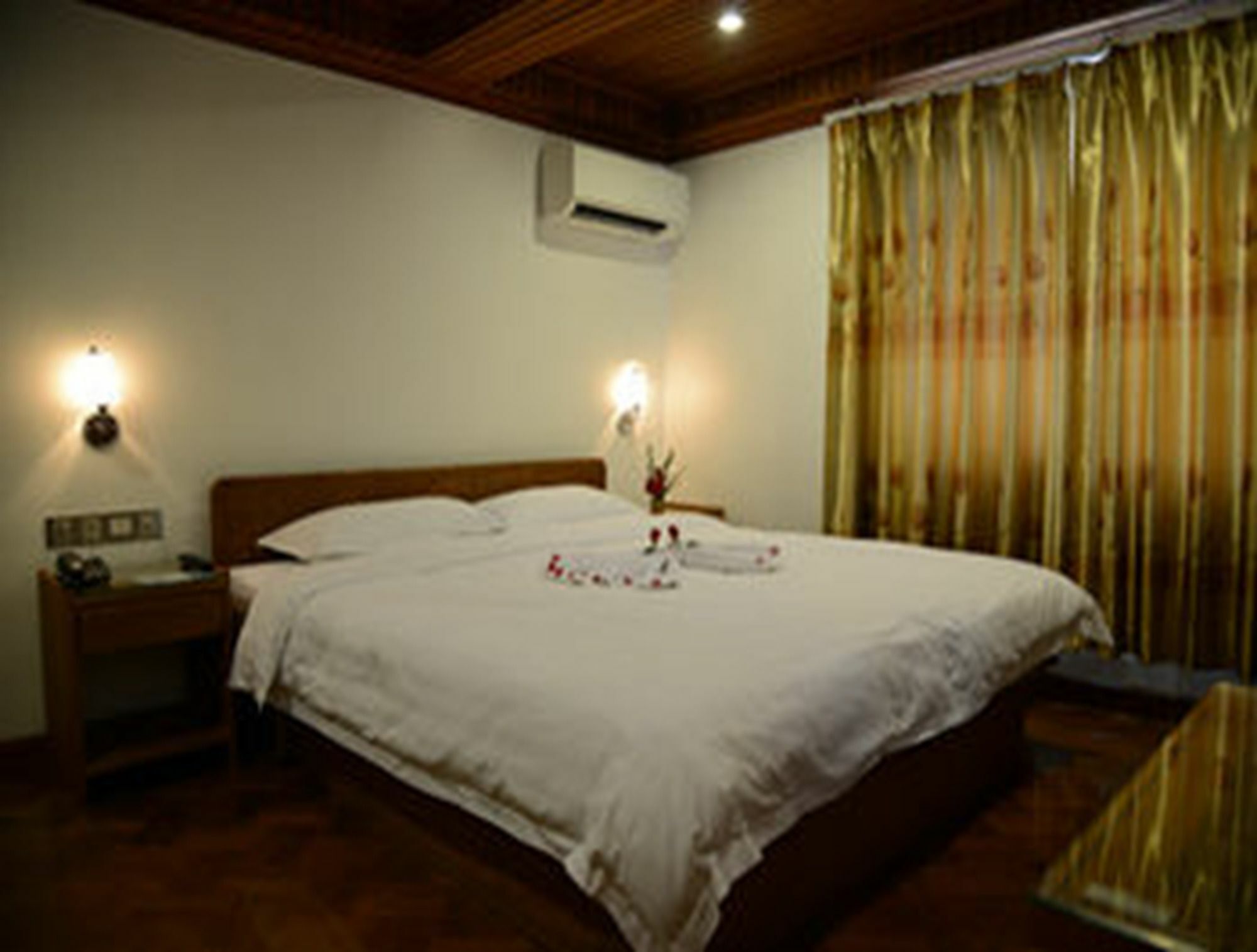 Hotel Wardan Rangoon Buitenkant foto