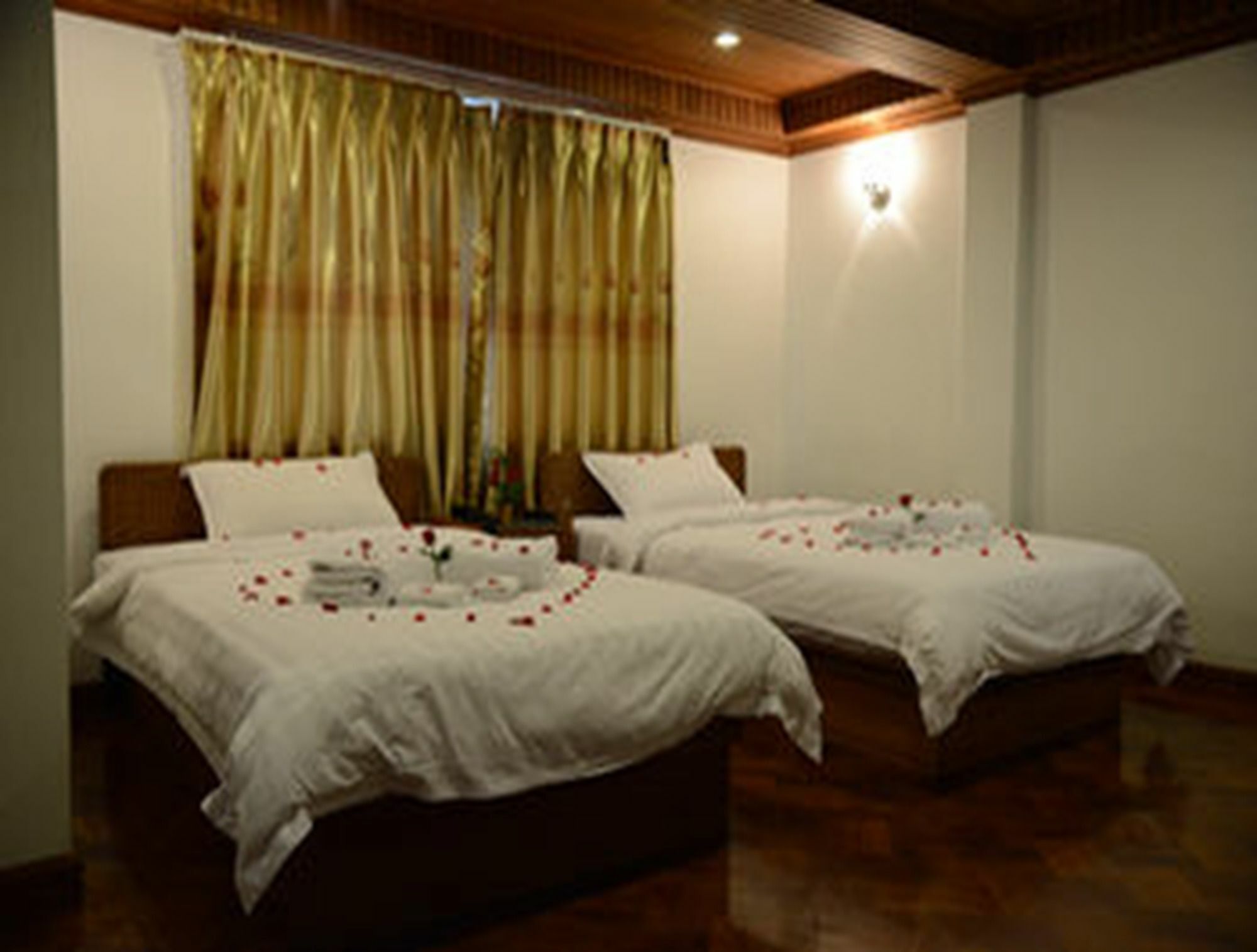 Hotel Wardan Rangoon Buitenkant foto