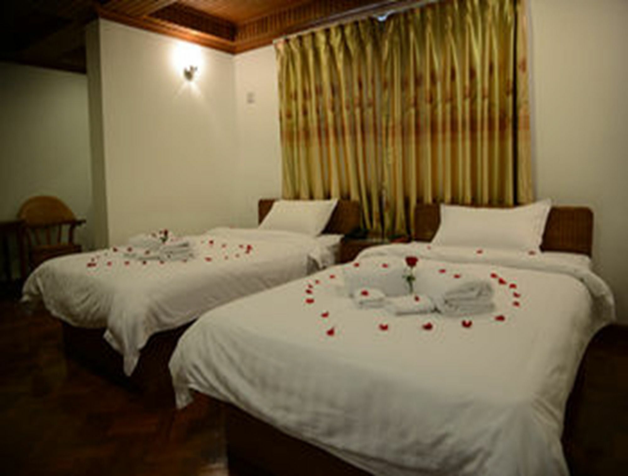 Hotel Wardan Rangoon Buitenkant foto