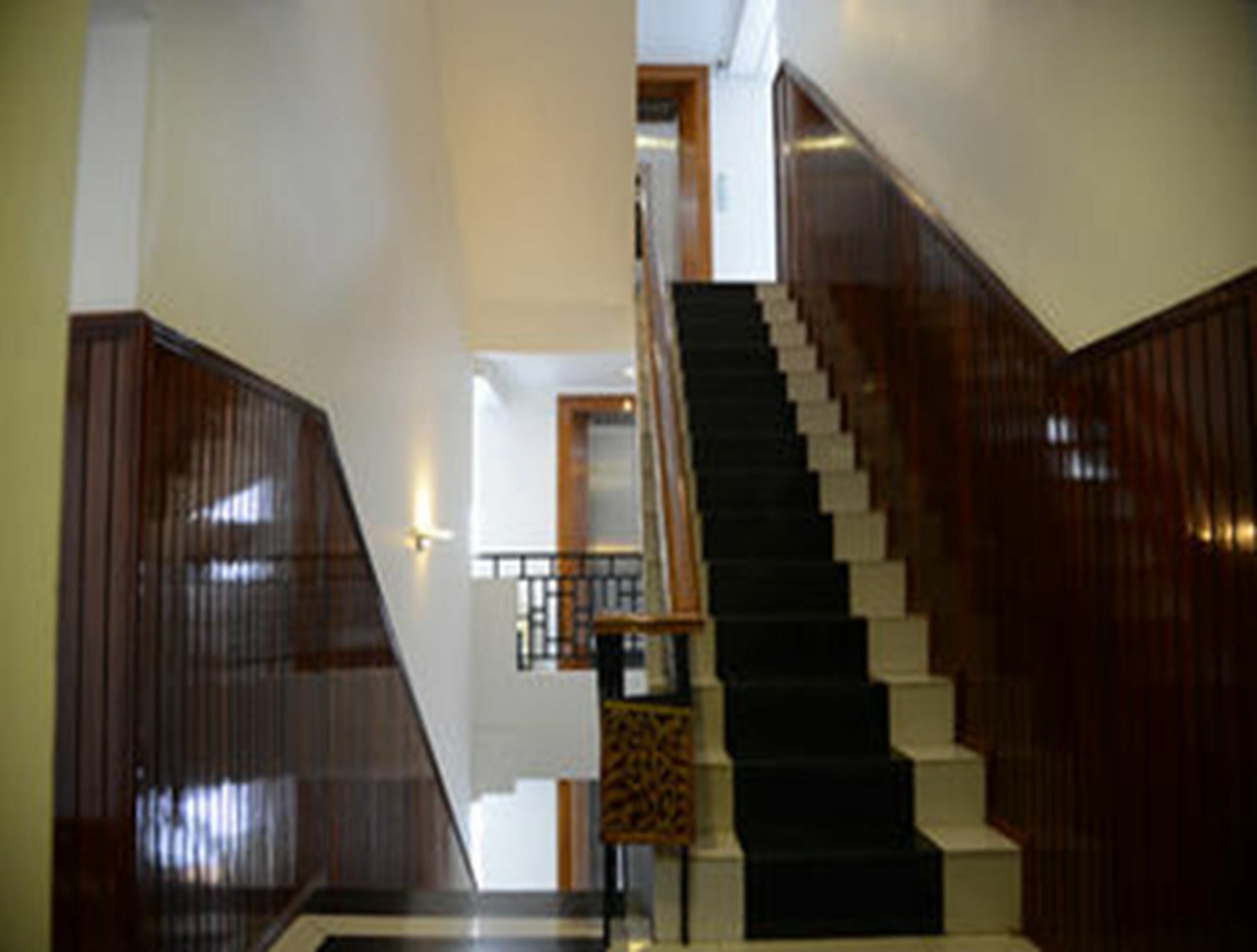 Hotel Wardan Rangoon Buitenkant foto