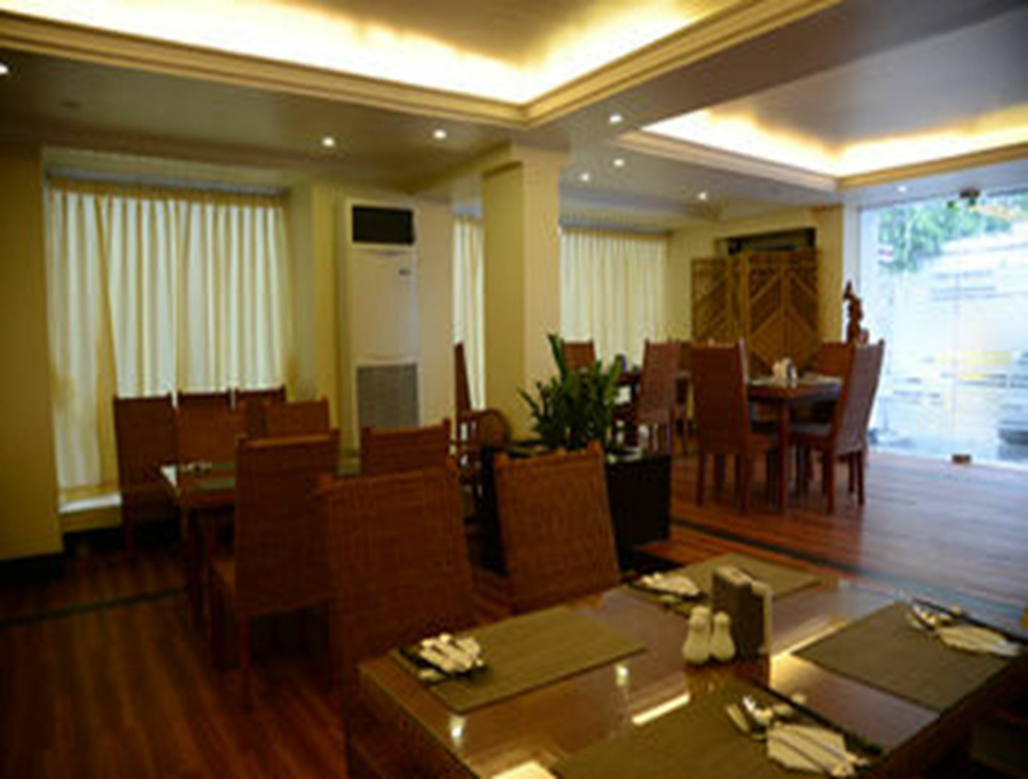 Hotel Wardan Rangoon Buitenkant foto